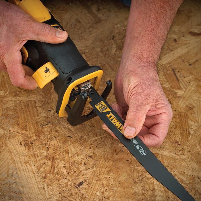 DEWALT 20V MAX RECIPROCATING SAW 7