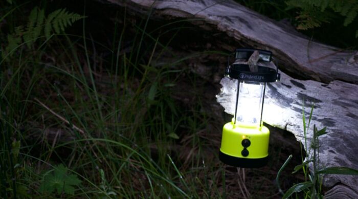 THE ATLAS SOLAR CAMPING LANTERN / CHARGER